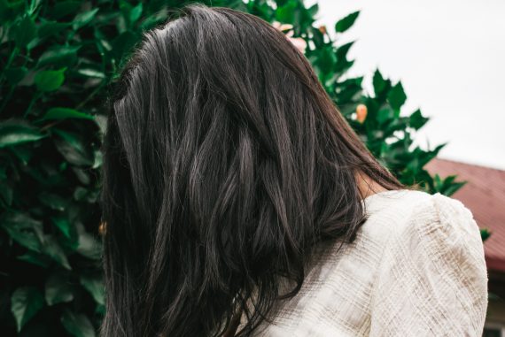 shalom-mwenesi-684085-unsplash-stalking-stalker-blonde