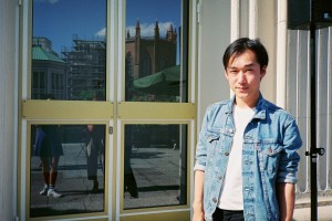 Der Designer Hien Le nach seiner Show               