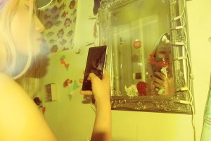 BLONDE outtakes mariehochaus selfie3 